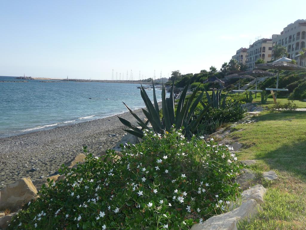 Zygi Beachfront Villa Esterno foto